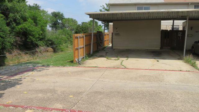 109 W Mountain Creek Drive 13, Grand Prairie, TX 75052