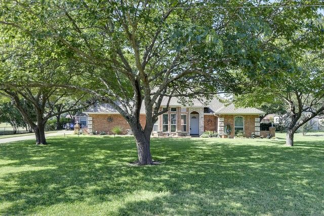 607 Shallow Creek Drive, Oak Leaf, TX 75154