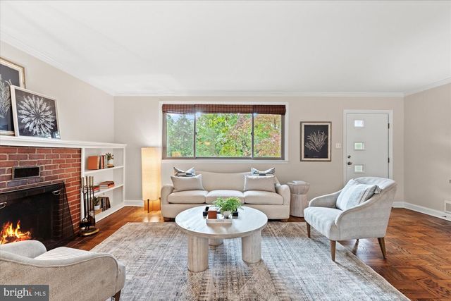 1301 GAHANT RD, Alexandria, VA 22308