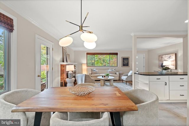 1301 GAHANT RD, Alexandria, VA 22308