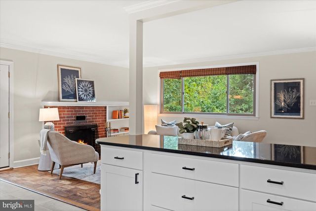 1301 GAHANT RD, Alexandria, VA 22308