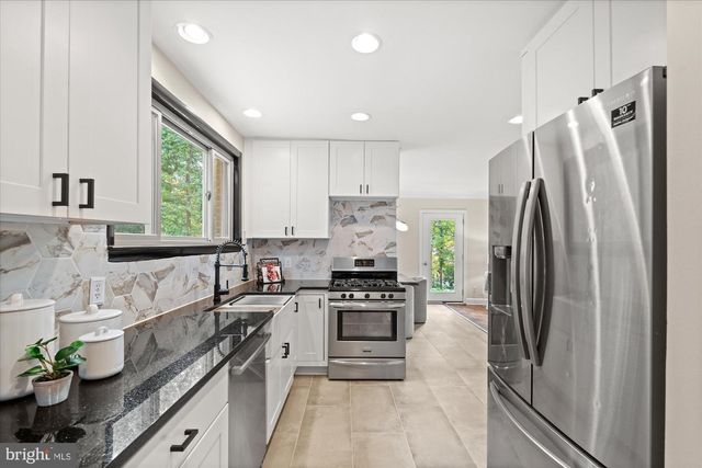 1301 GAHANT RD, Alexandria, VA 22308