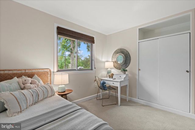 1301 GAHANT RD, Alexandria, VA 22308