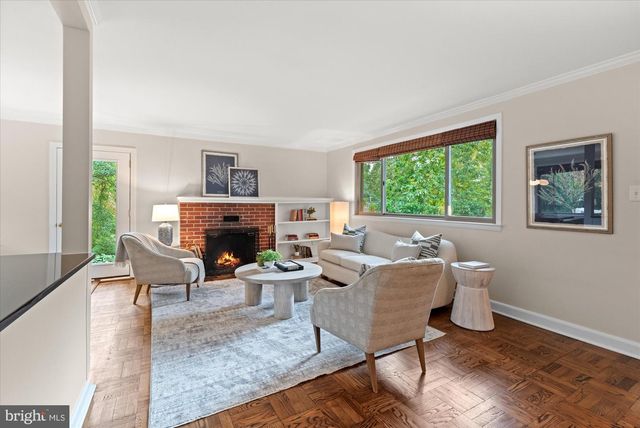 1301 GAHANT RD, Alexandria, VA 22308