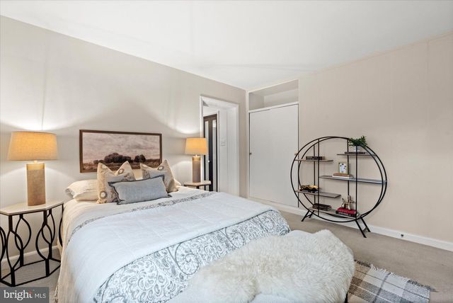 1301 GAHANT RD, Alexandria, VA 22308