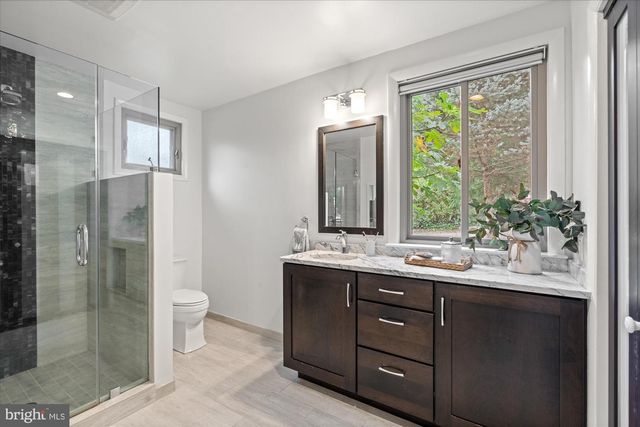 1301 GAHANT RD, Alexandria, VA 22308