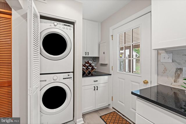 1301 GAHANT RD, Alexandria, VA 22308