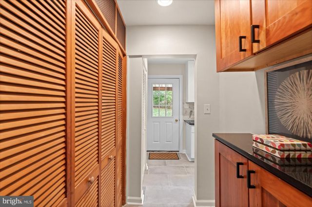 1301 GAHANT RD, Alexandria, VA 22308