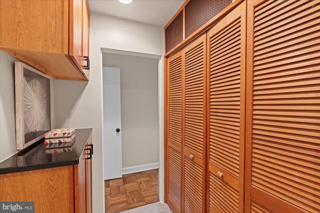 1301 GAHANT RD, Alexandria, VA 22308