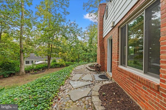 1301 GAHANT RD, Alexandria, VA 22308