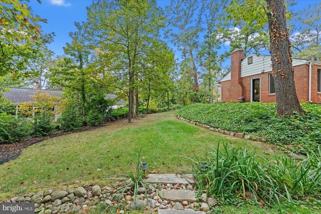 1301 GAHANT RD, Alexandria, VA 22308