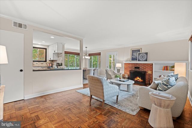 1301 GAHANT RD, Alexandria, VA 22308