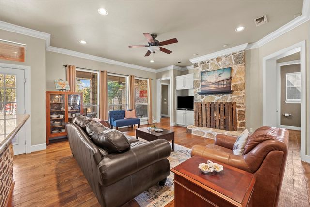 7216 Hinton Drive, Mansfield, TX 76063