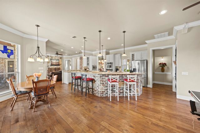 7216 Hinton Drive, Mansfield, TX 76063