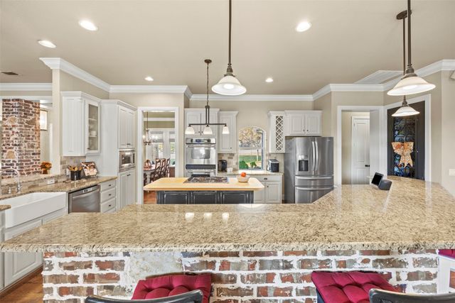 7216 Hinton Drive, Mansfield, TX 76063