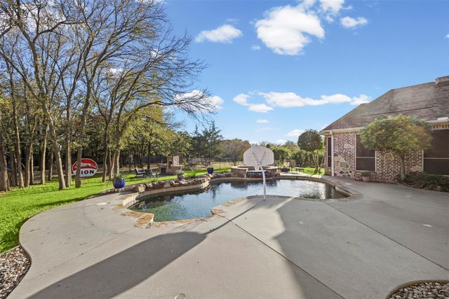 7216 Hinton Drive, Mansfield, TX 76063