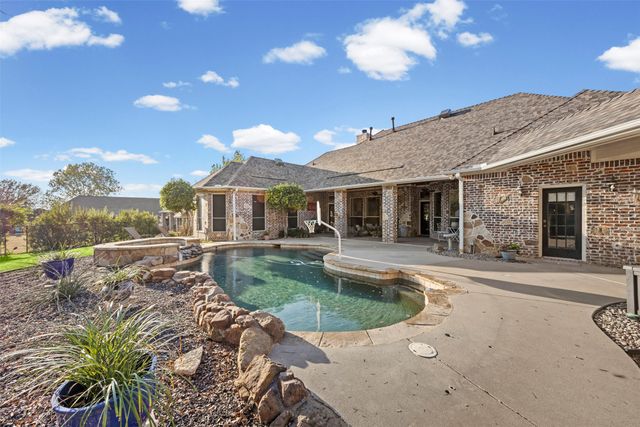 7216 Hinton Drive, Mansfield, TX 76063