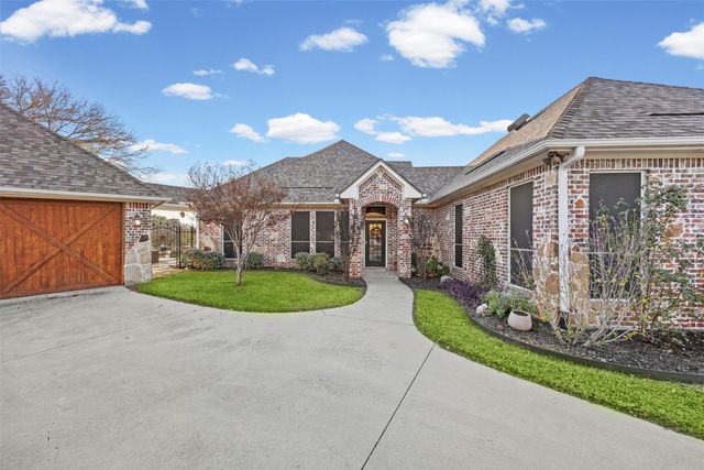 7216 Hinton Drive, Mansfield, TX 76063