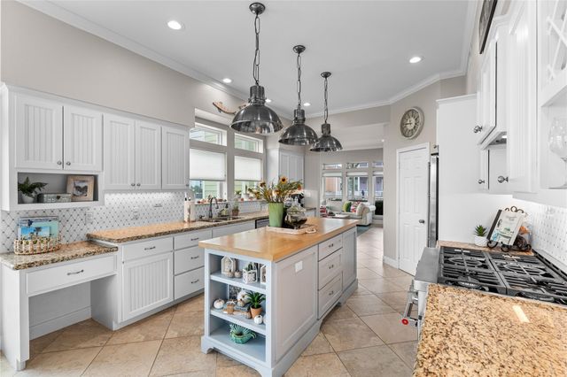 3830 Wentletrap, Galveston, TX 77554