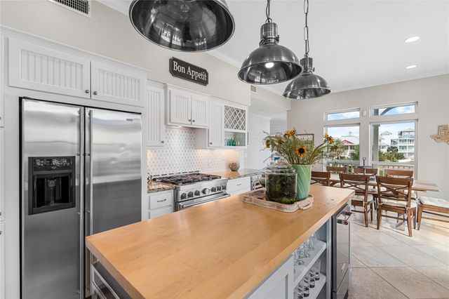 3830 Wentletrap, Galveston, TX 77554