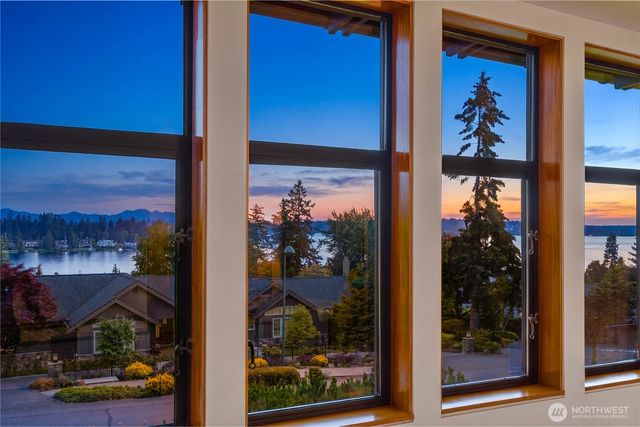 4218 92nd Avenue NE, Yarrow Point, WA 98004