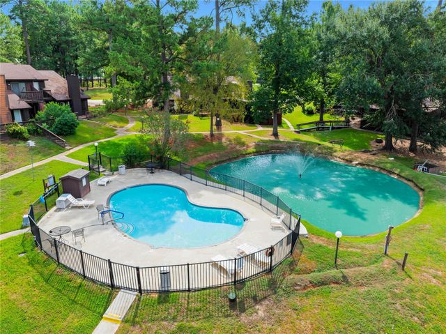 200 Fountain Lake W 112, Livingston, TX 77351