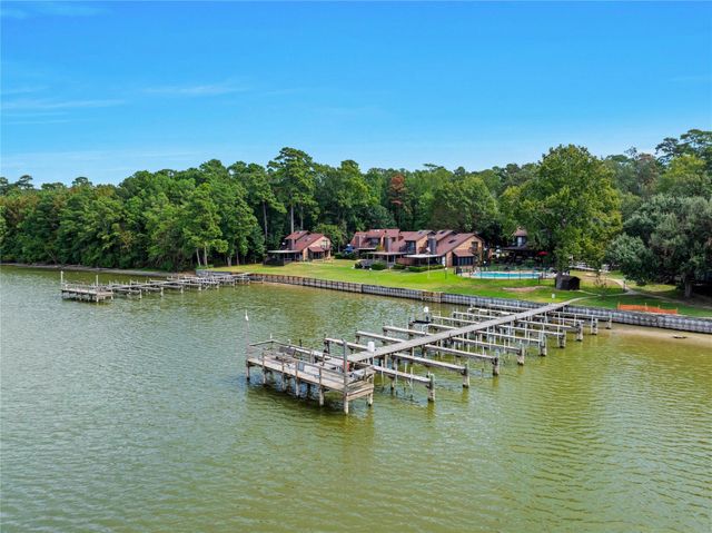 200 Fountain Lake W 112, Livingston, TX 77351
