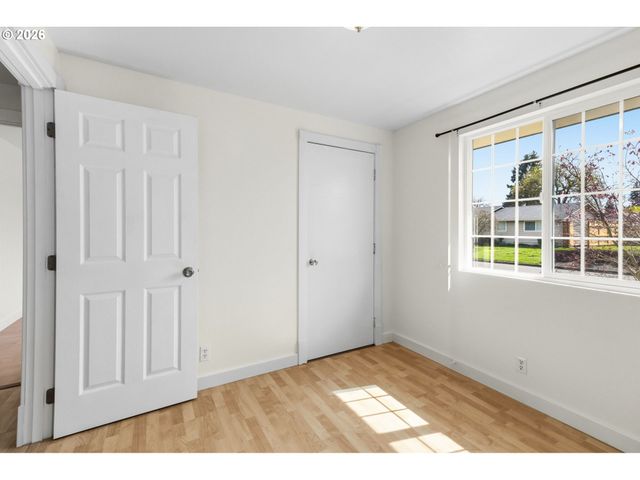 1450 W QUINALT St, Springfield, OR 97477