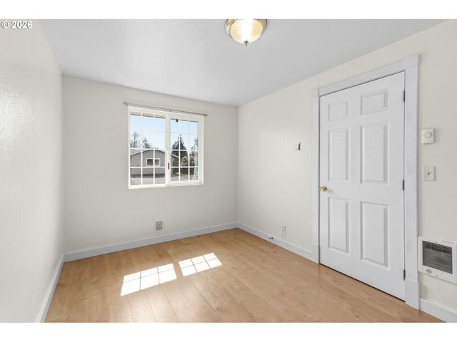 1450 W QUINALT St, Springfield, OR 97477