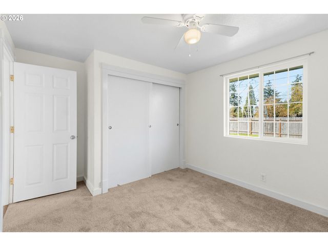 1450 W QUINALT St, Springfield, OR 97477