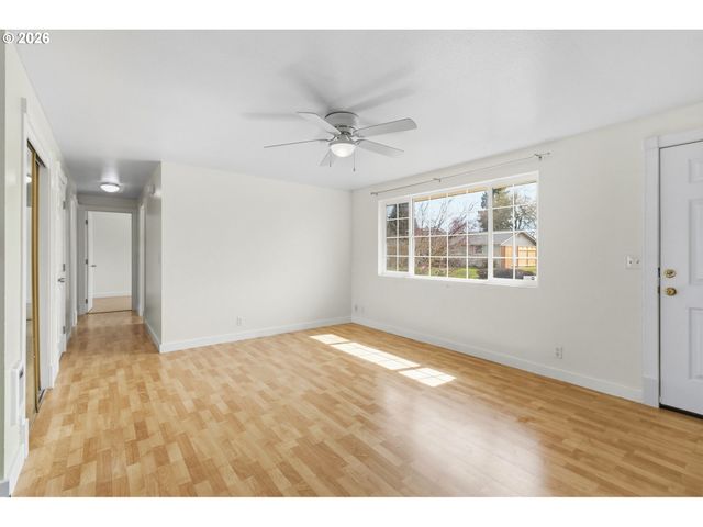 1450 W QUINALT St, Springfield, OR 97477