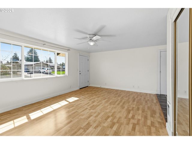 1450 W QUINALT St, Springfield, OR 97477