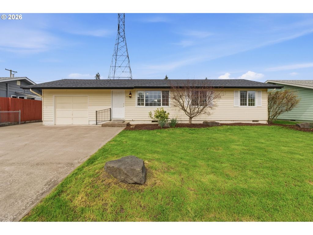 1450 W QUINALT St, Springfield, OR 97477