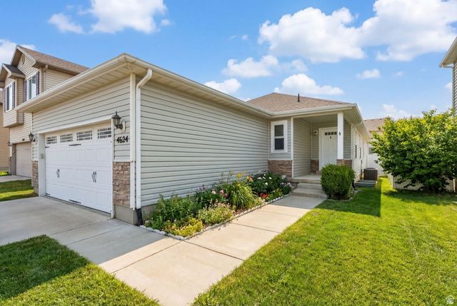 4624 N MAPLE DR, Eagle Mountain, UT 84005