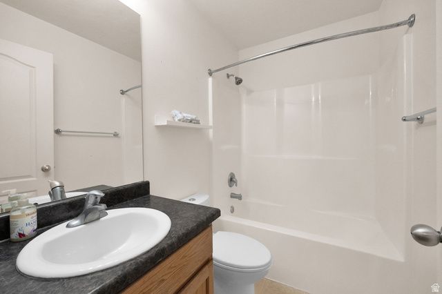 4624 N MAPLE DR, Eagle Mountain, UT 84005