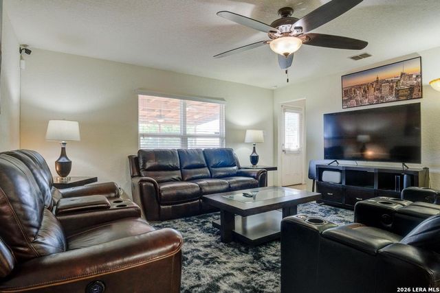 12270 stratsburg, San Antonio, TX 78252