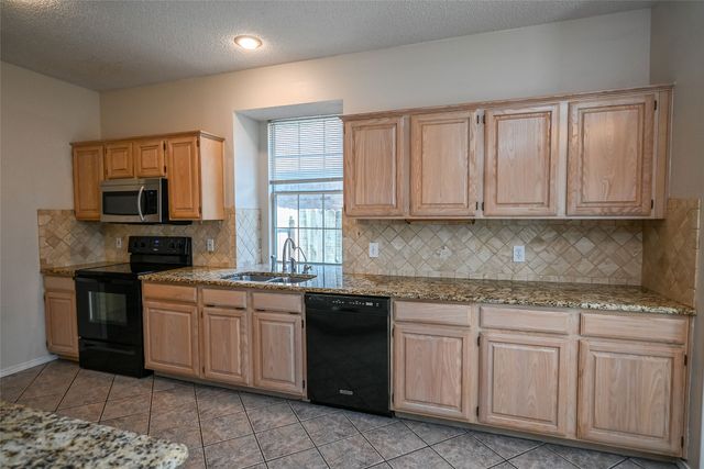 2100 Newport Drive, Flower Mound, TX 75028