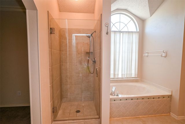 2100 Newport Drive, Flower Mound, TX 75028