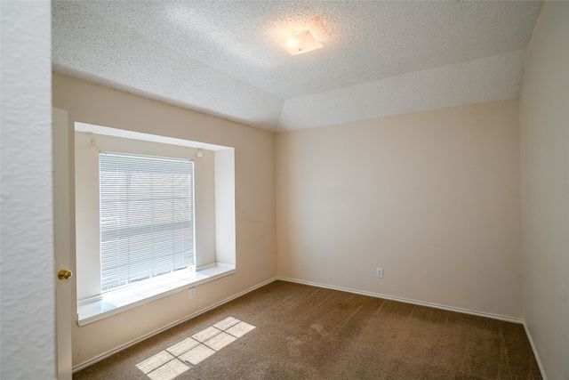2100 Newport Drive, Flower Mound, TX 75028