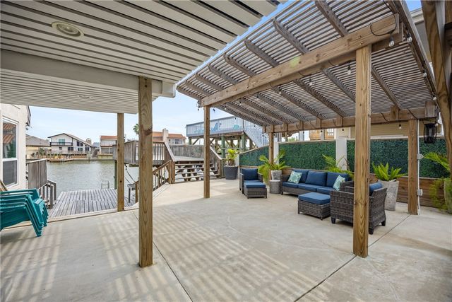 13746 Tajamar Ct, Corpus Christi, TX 78418