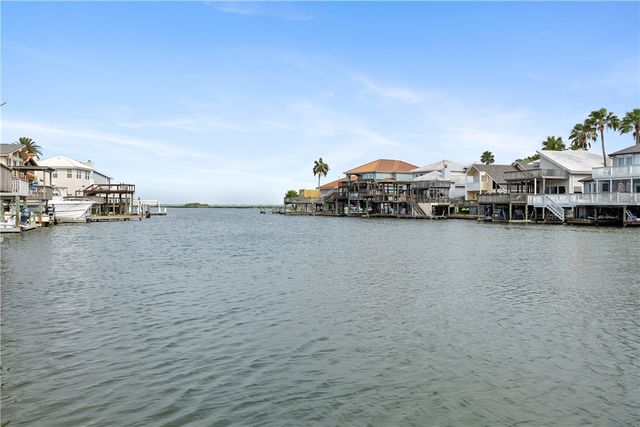 13746 Tajamar Ct, Corpus Christi, TX 78418
