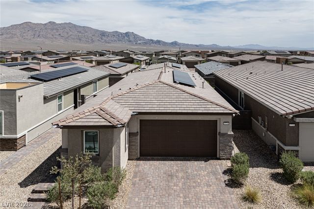 9734 Pacific Pine Street, Las Vegas, NV 89143