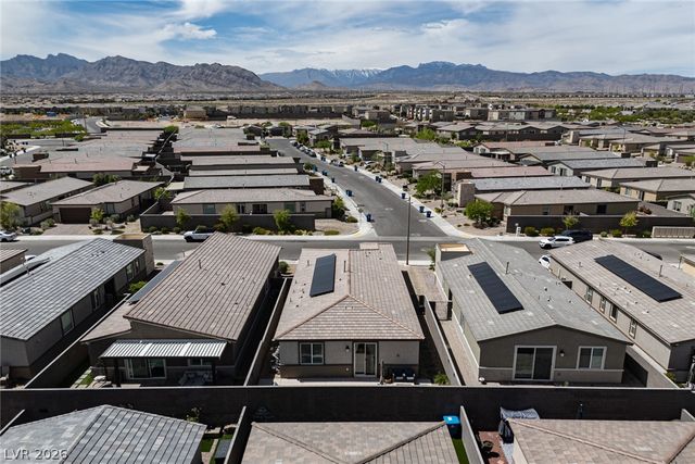 9734 Pacific Pine Street, Las Vegas, NV 89143