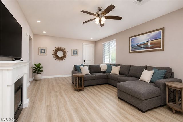 9734 Pacific Pine Street, Las Vegas, NV 89143