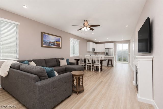 9734 Pacific Pine Street, Las Vegas, NV 89143