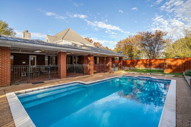 5800 End O Trail, Fort Worth, TX 76112