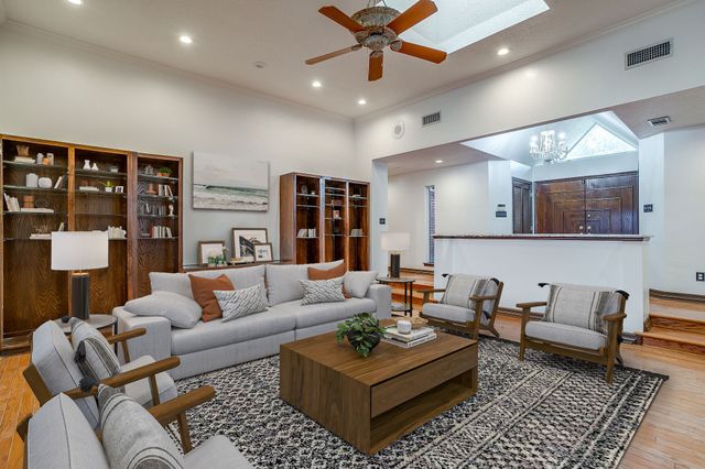 5800 End O Trail, Fort Worth, TX 76112