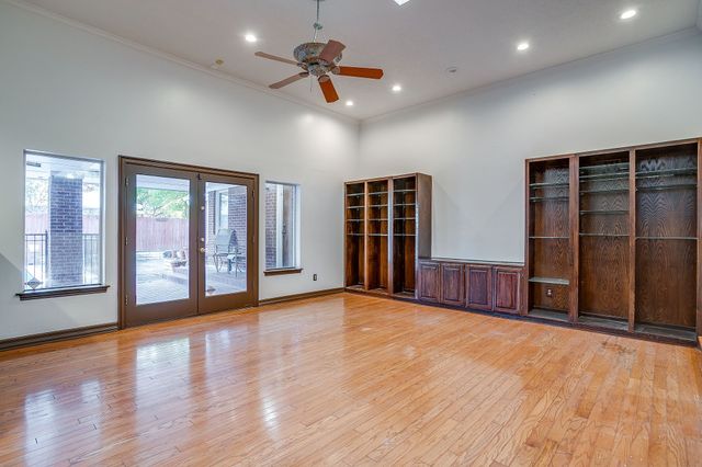 5800 End O Trail, Fort Worth, TX 76112