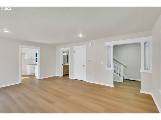 2617 Se CESAR E CHAVEZ Blvd, Portland, OR 97202