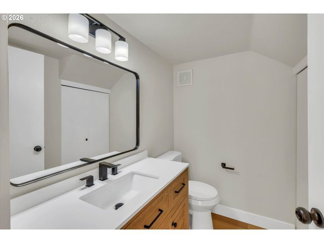2617 Se CESAR E CHAVEZ Blvd, Portland, OR 97202